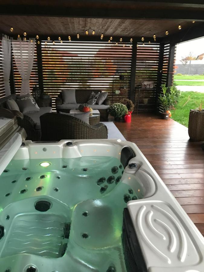 Orchardhouse Farmhouse, Wellness Chrast  Exteriér fotografie